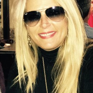 Meet your Posher, Carolyn